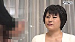 街行く奥さんにセンズリを目の前で見せつけたら～赤面しつつも欲情しているようなのでエロいことしちゃいました サンプル画像16