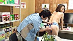 コンビニで一緒に働く店長の奥さんは誰もがソソる美熟女なのでヤラずにはいられない総集編（2） 画像3