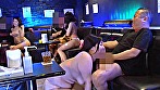 媚薬を塗りまくったチンポで可愛いピンサロ孃のオマ●コをトロトロにしたら挿入できるのか？ - Image 2