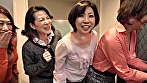 暇を持て余した五十路マダムが集う秘密のセンズリ鑑賞会 4時間SP