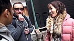 JACK＆JANNYの日本縦断ヒッチハイク熟女捜索隊 大阪で出会った五十路のおっ母さん！タコ焼きオッパイビンカンやねん！ サンプル画像1