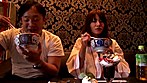 人妻AVデビュードキュメント 大阪ラブホでええがなええがな！ はっちゃけ中出しセックス三昧 京橋麗香41歳 サンプル画像1