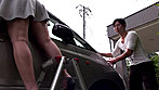 隣のおばさんがパンツを脱いで洗車していて 大森涼子 サンプル画像2