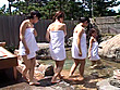 見ず知らずの素人夫婦4組が寝取り寝取られ夫婦交換 混浴露天風呂日帰りスワッピングツアー サンプル画像1