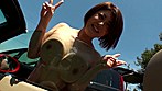 ビキニの巨乳お姉さん おっぱいカーウォッシュしてみませんか？ 2 サンプル画像10