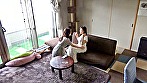 シーン2：綺麗な熟女が素人女子をレズナンパ 2