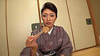 女将さんのお小水 小早川怜子 サンプル画像1