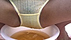 パンティのままでおしっこしてね･･･と言われてガマンできませんでした 夏原唯 サンプル画像10