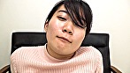 ディルドって･･･マエからもウシロからも気持ちイイから～ テーブルに付けてM字開脚でイキました ビヨヨ～ンと飛び出すディルド！ あゆみ莉花 サンプル画像15