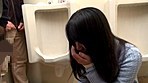 羞恥！AVで処女を喪失したなでしこ女教師、本当の教え子と中出しSEX その教え子の目の前で汗臭い労働者と連続中出しFUCK サンプル画像15