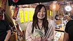 羞恥！彼氏連れ素人娘をマシンバイブでこっそり攻めまくれ！9 素人VSマシンバイブ 激安居酒屋に設置した特設スタジオから実況ナマ中継！ サンプル画像7