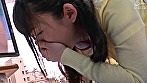 マジックミラー号 ハードボイルド 現役ナースさんを「あなたと同じ病院のインターン医師ですが先進治療の被験体になって下さい」と言ってナンパ 触診と称してお尻の穴に指を突っ込んでアナルVスポットを刺激！人生初のアナル潮を吹きまくったナースさんはそのまま中出しSEXしてしまうのか！？ サンプル画像5