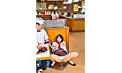 羞恥！美少女完全淫乱♀化ビッグバンローター 電圧85倍！電マ以上に強力な振動で容赦無く野外失禁させる爆弾ローターをキツマンに強制挿入されアルバイトするファミレス娘 - Image 20