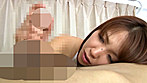 チン見手コキ ～フル勃起のチ○ポを激見されながらイカせて～ サンプル画像5
