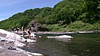 「全部夏のせいだ！！」年に一度の淫乱シーズン！心も身体も開放的になってしまった女達の夏BEST4時間SP サンプル画像1