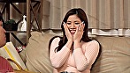 夫婦喧嘩で家を締め出された隣の奥さんを「こういうときは少し時間をおいたほうがいいですよ」と部屋に誘って飲み物に媚薬を混入！キマって火照ったオマ〇コにNTR挿入して擦りきれそうなほど生ピストン！ サンプル画像1