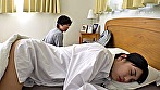 一人暮らしのボクの部屋に泊まりに来た巨乳の従姉妹が翌朝、ノーブラで僕の白いYシャツを着ていた！無防備な谷間に思わず超勃起！でもっておにいちゃんならいいよと言われ我慢できずに童貞チ◯ポでナマ挿入！ 2 サンプル画像12