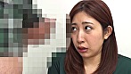 客の僕をダサいって超バカにしてたくせに･･･試着室で2人になった瞬間デカチン勃起見せつけたら、目をトロんとさせて完全にメスの顔で興奮しちゃった無防備露出の女性店員「お客様･･･内緒ですよ」