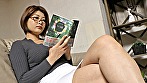 年上好きのボクは身近で姉さんみたいな叔母さんの無防備な裸体にメッチャ勃起してしまった･･･ サンプル画像1