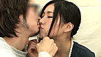 街で声をかけた恋人が欲しい一般男女がマジックミラー号でいきなりお見合い！出会って数分で「手を握り・見つめ合い・キスをしたら･･･」火がついて初対面即SEXまでするのか？ サンプル画像6