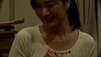 オンナとして成熟しきった親友の母親の裸に触れた息子の友人はイケない事と知りつつもチ○ポを勃起させて「禁断の人妻中出しSEX」してしまうのか！？ サンプル画像5