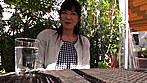 透き通る色白肌と柔らかい笑顔に母性が滲み出るふんわり美人人妻 西岡奈央 43歳 AV Debut 10数年ぶりのチ○ポに喰らい付き味わう様に腰動かす濃厚SEX サンプル画像1
