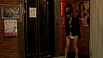 SOD女子社員 夏季ボーナス倍増チャンス！社内宝探しゲーム 美尻丸出し！四つん這い！で同僚が働いている業務中の社内を探しまわる大羞恥チャレンジ！ サンプル画像3