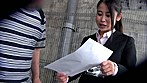ち○ぽご無沙汰 アラサーSOD女子社員4名がマジックミラー号でイク！大きめちんちん逆ナンパスカウトキャラバン サンプル画像10