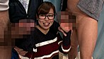マジックミラー号 地味っ子にオナニー見せつけ勝手に顔射！お顔のザーメンそのままに恥ずかしすぎて火照ったマ◯コにおチ○ポ挿入！in文京区 サンプル画像3