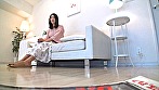 竹内瞳（32） 真面目一筋に生きてきた巨乳妻、母になる前に最初で最後の冒険を デビュー前の未公開初SEX SOD PRE DEBUT サンプル画像1