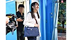 三田杏×マジックミラー号 ミラー越しに友達が見ている前で超恥ずかしいSEX サンプル画像2
