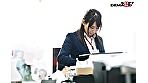 「今までのどの女子社員よりも押しに弱い社員」 宣伝部・中途入社1年目 吉岡明日海（26） お願いを断れない性格で、土下座すればやらせてくれそうな彼女のありえないくらい優しくて懐の深い素顔と意外とスケベで巧者なSEXが撮れました！！ - Image 4