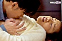 こたつの中でこっそりイジられて熱くなったアソコは我慢できない･･･婚約者がいるのに実家で寝取られ中出し サンプル画像9