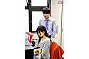 「君の匂いが好きなんだ」気になる同僚が匂いフェチで･･･ワキ／首／足／アソコ･･･えっそんなところも嗅ぐの！？フェロモン発情SEX 長瀬広臣×宮村ななこ サンプル画像1