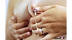 あゝ、母乳ちょちょぎれながらすぐイク痙攣ママ 鈴原あずみ 27歳 AV DEBUT - Image 1