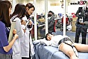 SOD女子社員 150,000回転（従来比30倍）超高速電マでイクッ！最高に気持ち良い電マを求めて自ら実験台となり絶頂しながらも新型電マ開発に挑んだ結果、パンツスーツの裾まで濡れるほど漏らして漏らして4人合計78イキ！ サンプル画像4