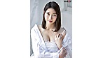 白い肌に触れるだけで感じてしまう最高の超敏感体質 結婚3年目、夫はTVディレクター 多忙で逢えない主人を想い今日もオナニーに耽る日々 高嶋桜 29歳 AV DEBUT