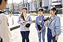 SOD女子社員 まだ撮影現場に行ったことない制作部新卒ちゃん3人のマジックミラー号逆ナンパ研修！ 男性器サイズ調査の為、恥ずかしながらち●ぽ測定！勃起が収まらなくて困っている男性を放っておけず、 あの手この手で全員発射させちゃいました 合計8発射！