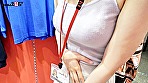 服の中身は色白、巨乳、パイパンの三冠王 得意気にジャンケンメガネ女子とSOD本社のエントランスで･･･ SOD女子社員 ハダカになるより恥ずかしい脱ぎキャンBOX野球拳 営業部2年目 久保歩夢