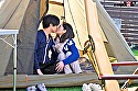 旦那にソロキャンと偽っては息子が通うスイミングスクールの年下コーチとテント不倫をくり返す不貞ママ 古東まりこ