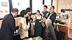 町のマドンナお弁当屋のひかりさんは8時間勤務後に夜な夜な客を試食しまくり胃も身体も虜にする。 青空ひかり 画像12