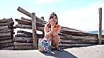 真夏のビキニJ〇が挑戦するギチ詰めローターチャレンジ！ ローターを膣口が閉まらなくなるまでマ〇コに挿入！勝ったら賞金総取り、負けたら即ハメ中出し！～まゆみ編～ 画像1