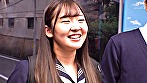 【1cm1万円のギリギリディルドチャレンジ！】先っちょだけ･･･のつもりが極太ディルドに性欲を刺激され思わず膣奥までズボッと挿入！おま〇こを押し広げられる人生初の快楽に発情腰ふりそして潮！潮！マジックミラー号撮って出し！～みよ編～ 画像1