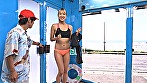 ビ〇トコインで一発当てたチビの俺が目前の海で高身長ビーチバレー娘をナンパ！ 素肌と水着の隙間にチン★コキお願い！ 最後は、低身長コンプレックス解消のナマ中出し！！マジックミラー号撮って出し！～かなえ選手編～ 画像2