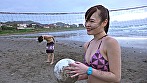 ビ〇トコインで一発当てたチビの俺が目前の海で高身長ビーチバレー娘をナンパ！ 素肌と水着の隙間にチン★コキお願い！ 最後は、低身長コンプレックス解消のナマ中出し！！マジックミラー号撮って出し！～たかみ選手編～ 画像1
