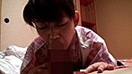 綺麗で優しいお母さんを独り占めしたい息子と、もう何もかも捨ててしまっていい！と言う母が、二人きりの温泉旅行で禁断の関係へと堕ちていく - Image 21