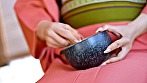 ようこそ日本へ！これが新しいJAPAN！ オマ●コを刺激されながら華道・茶道・弓道を極める イキ我慢ジャパニーズガールズ - Image 1