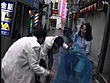 女子大生＆OL突撃土下座ナンパⅦ - Image 2