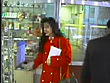 追跡FUCK！！日本橋土下座人妻ナンパ16 - Image 6