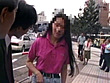 追跡FUCK！！下町・江戸っ娘土下座人妻ナンパ24 サンプル画像1